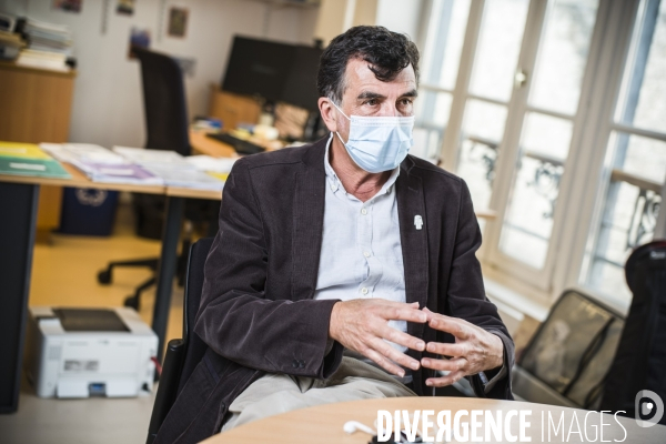 Portrait d arnaud fontanet, membre du conseil scientifique covid-19.