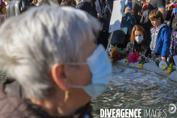 Rassemblement à Valence en hommage à Samuel Paty