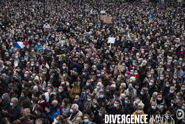 Rassemblement suite a l assassinat de l enseignant samuel paty.