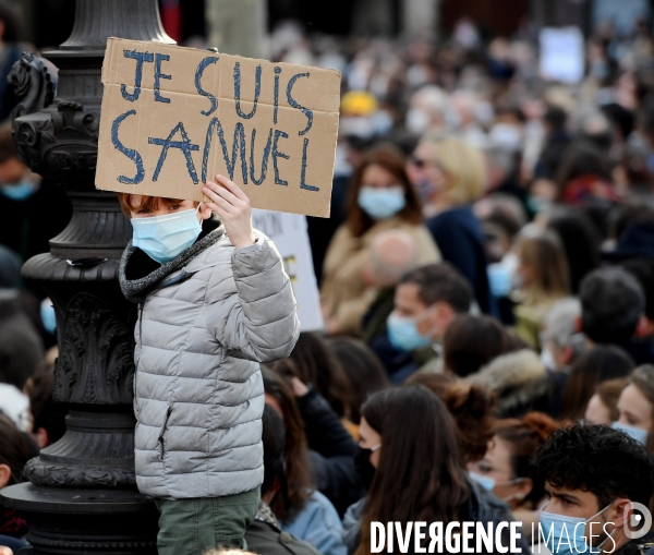 Rassemblement en hommage à Samuel Paty