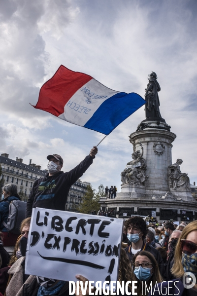 Rassemblement suite a l assassinat de l enseignant samuel paty.