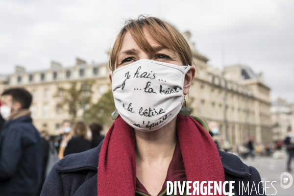 Rassemblement à Paris en hommage à Samuel Paty