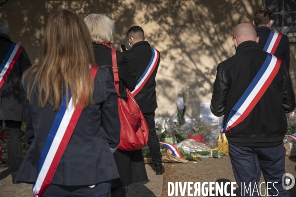 Hommages au professeur assassiné au collège du Bois d Aulne