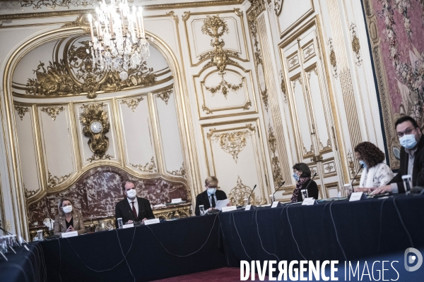 Jean Castex reçoit des membres de la Convention Citoyenne.