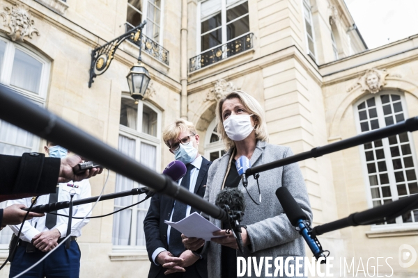 Jean Castex reçoit des membres de la Convention Citoyenne.