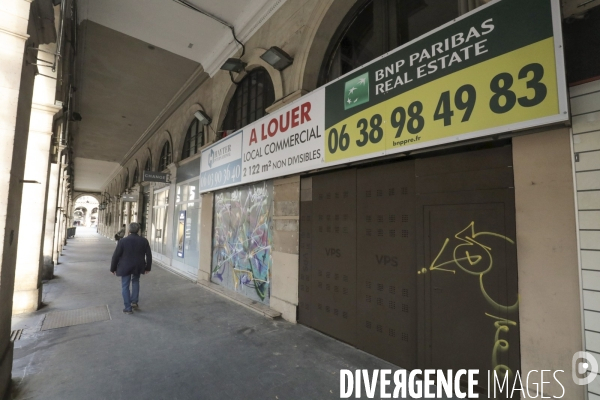 La mort lente des commerces rue de rivoli