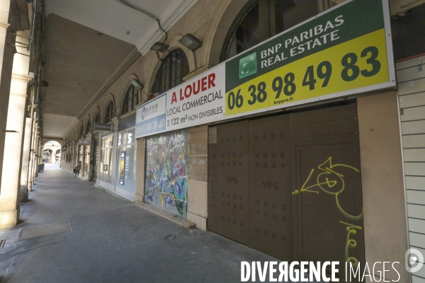 La mort lente des commerces rue de rivoli