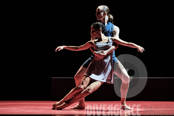 Annonciation  /  Angelin Preljocaj / Ballet de l opéra national du Rhin