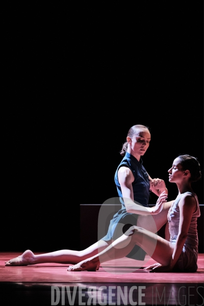 Annonciation  /  Angelin Preljocaj / Ballet de l opéra national du Rhin