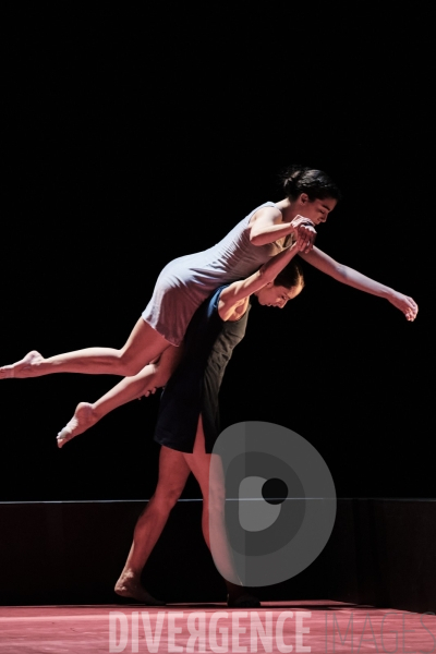 Annonciation  /  Angelin Preljocaj / Ballet de l opéra national du Rhin