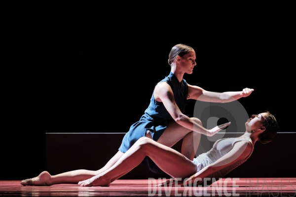 Annonciation  /  Angelin Preljocaj / Ballet de l opéra national du Rhin