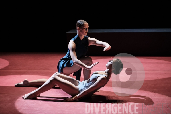 Annonciation  /  Angelin Preljocaj / Ballet de l opéra national du Rhin