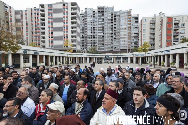 Abdelhakim SEFRIOUI fermeture de la Mosquée d Epinay. Prière devant la Mairie.