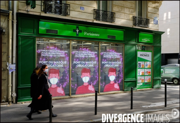 Ecrans video d une pharmacie et la prévention de la Covid 19