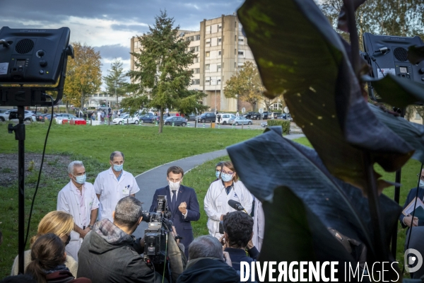 Emmanuel Macron à l hôpital de Pontoise