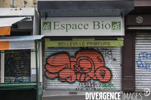 Magasins fermés la veille du premier jour de confinement rue de Belleville à Paris