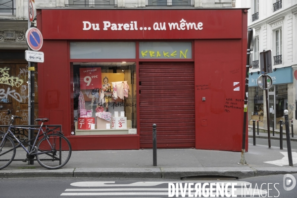 Magasins fermés la veille du premier jour de confinement rue de Belleville à Paris