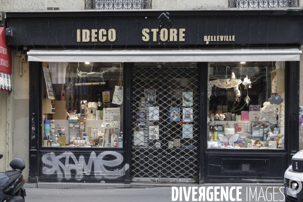 Magasins fermés la veille du premier jour de confinement rue de Belleville à Paris