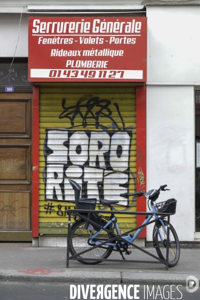 Magasins fermés la veille du premier jour de confinement rue de Belleville à Paris