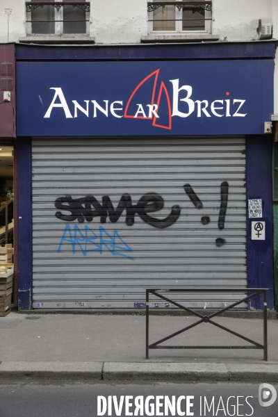 Magasins fermés la veille du premier jour de confinement rue de Belleville à Paris