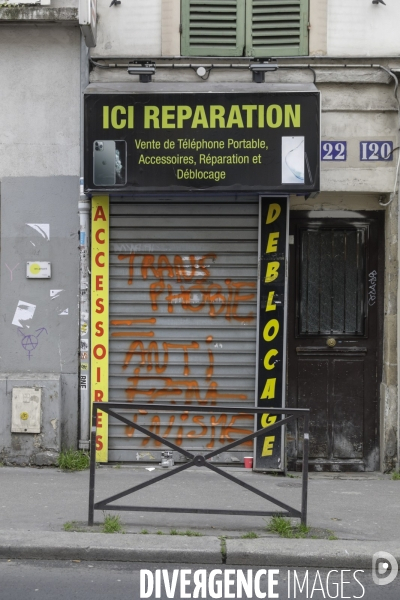 Magasins fermés la veille du premier jour de confinement rue de Belleville à Paris