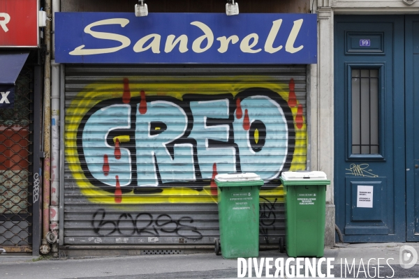Magasins fermés la veille du premier jour de confinement rue de Belleville à Paris