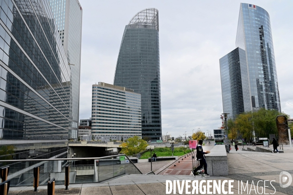 Reconfinement  quartier de la défense