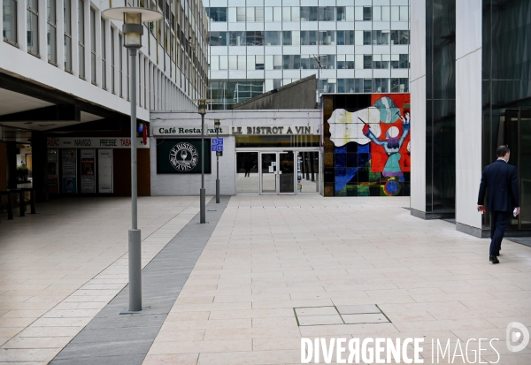 Reconfinement  quartier de la défense