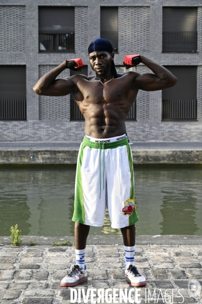 STREET WORKOUT : entrainement de musculation collectif.