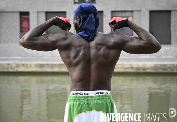 STREET WORKOUT : entrainement de musculation collectif.