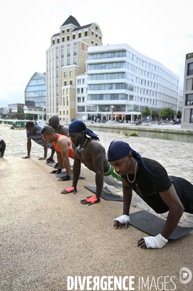 STREET WORKOUT : entrainement de musculation collectif.