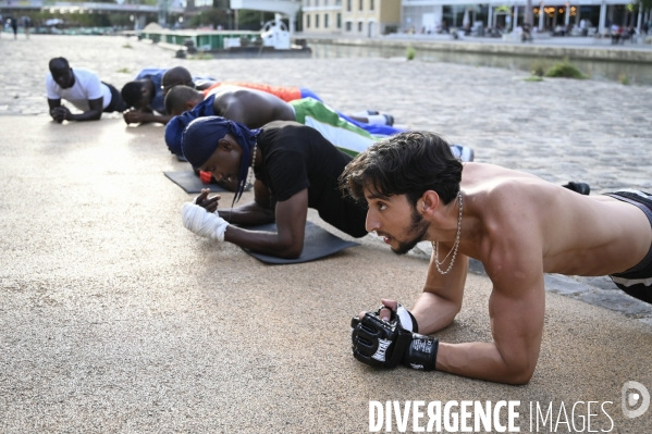 STREET WORKOUT : entrainement de musculation collectif.