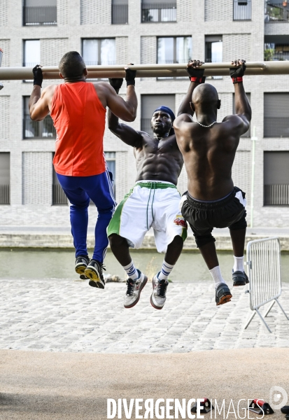 STREET WORKOUT : entrainement de musculation collectif.