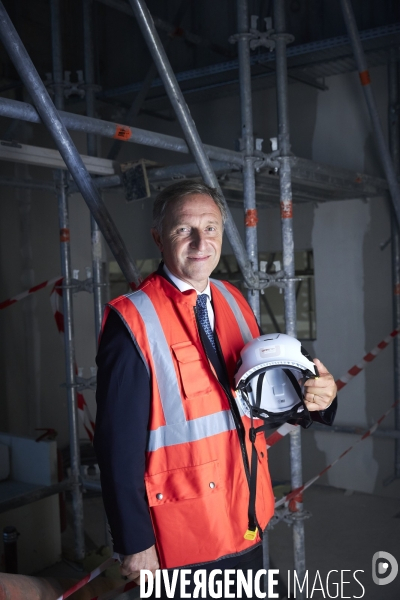 Elisabeth Borne, ministre du Travail,  Laurent  Pietraszewski, visite groupe Rougnon à Saint Denis