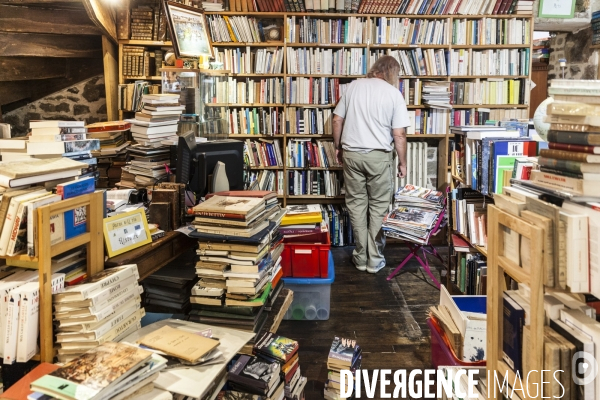 Bécherel, la 1ère Cité du livre en France et la 3ème en Europe.