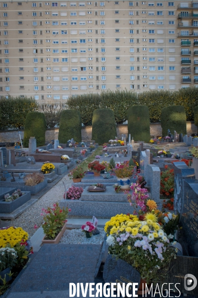 Cimetière et enterrement en banlieue parisienne