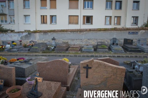 Cimetière et enterrement en banlieue parisienne