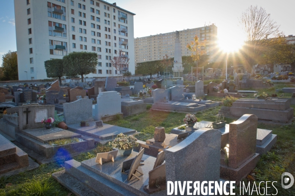 Cimetière et enterrement en banlieue parisienne