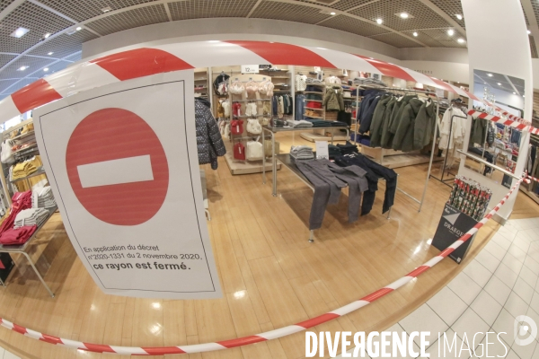 Les rayons non-essentiels qui ferment dans les supermarches