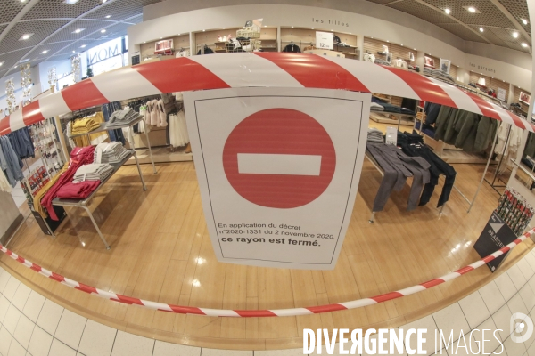 Les rayons non-essentiels qui ferment dans les supermarches