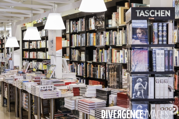 MOLLAT, la plus ancienne et la plus grande librairie indépendante de France.