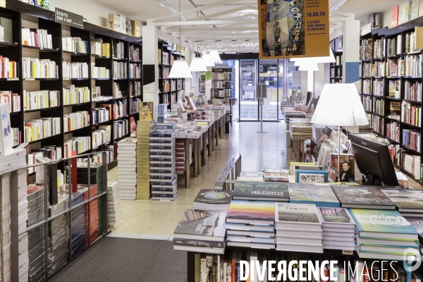 MOLLAT, la plus ancienne et la plus grande librairie indépendante de France.