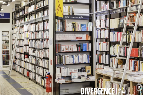 MOLLAT, la plus ancienne et la plus grande librairie indépendante de France.