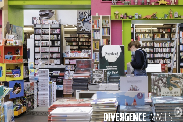 MOLLAT, la plus ancienne et la plus grande librairie indépendante de France.