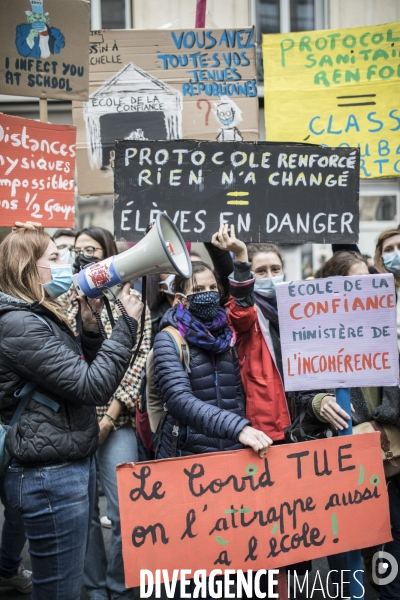 Manifestation des enseignants en  grève sanitaire 