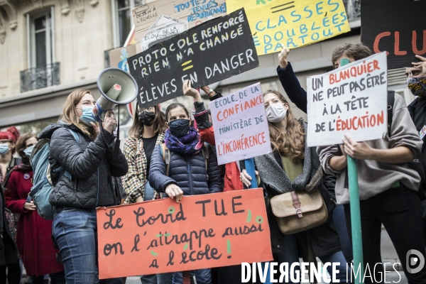 Manifestation des enseignants en  grève sanitaire 