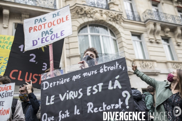 Manifestation des enseignants en  grève sanitaire 