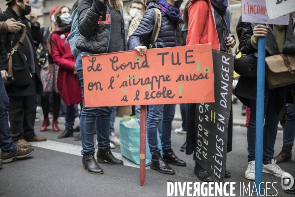 Manifestation des enseignants en  grève sanitaire 