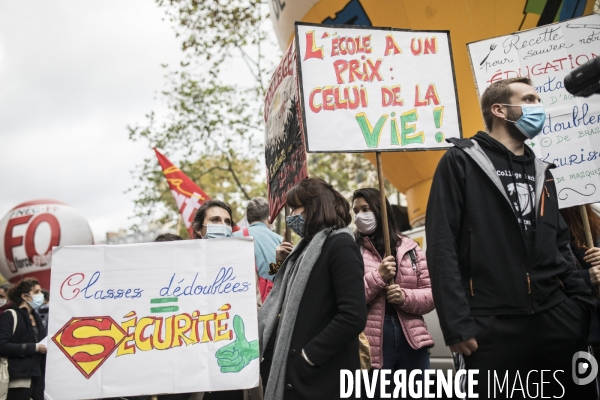 Manifestation des enseignants en  grève sanitaire 