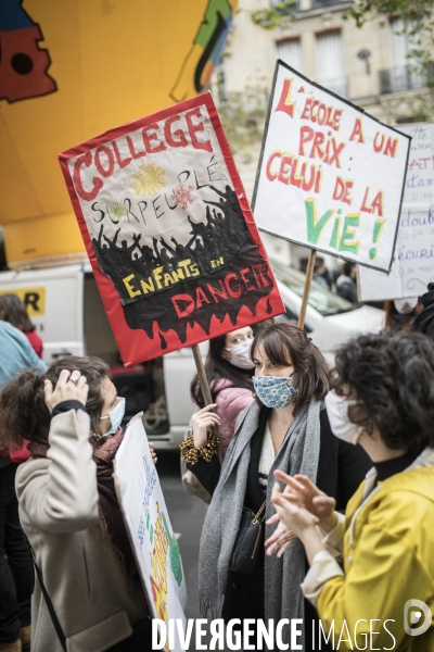 Manifestation des enseignants en  grève sanitaire 